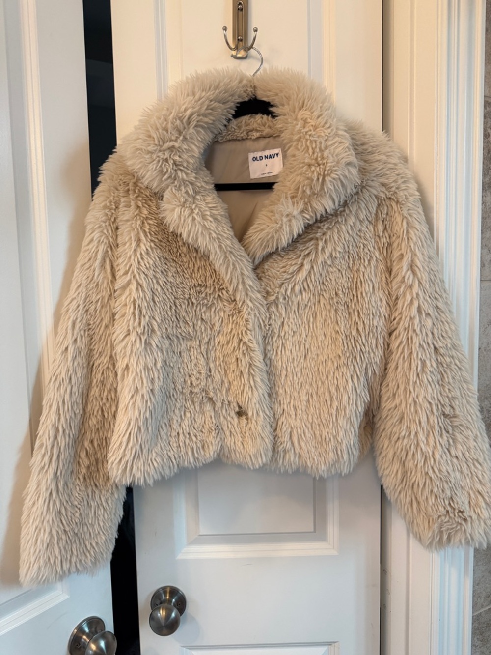 Old Navy Cream Faux Fur Cropped Jacket - Picture 4 of 5